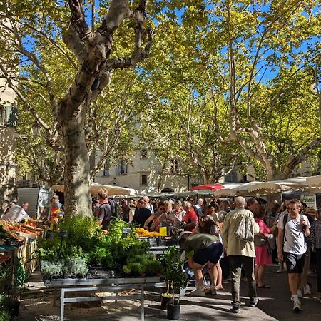 Une Chambre A Uzès Buitenkant foto