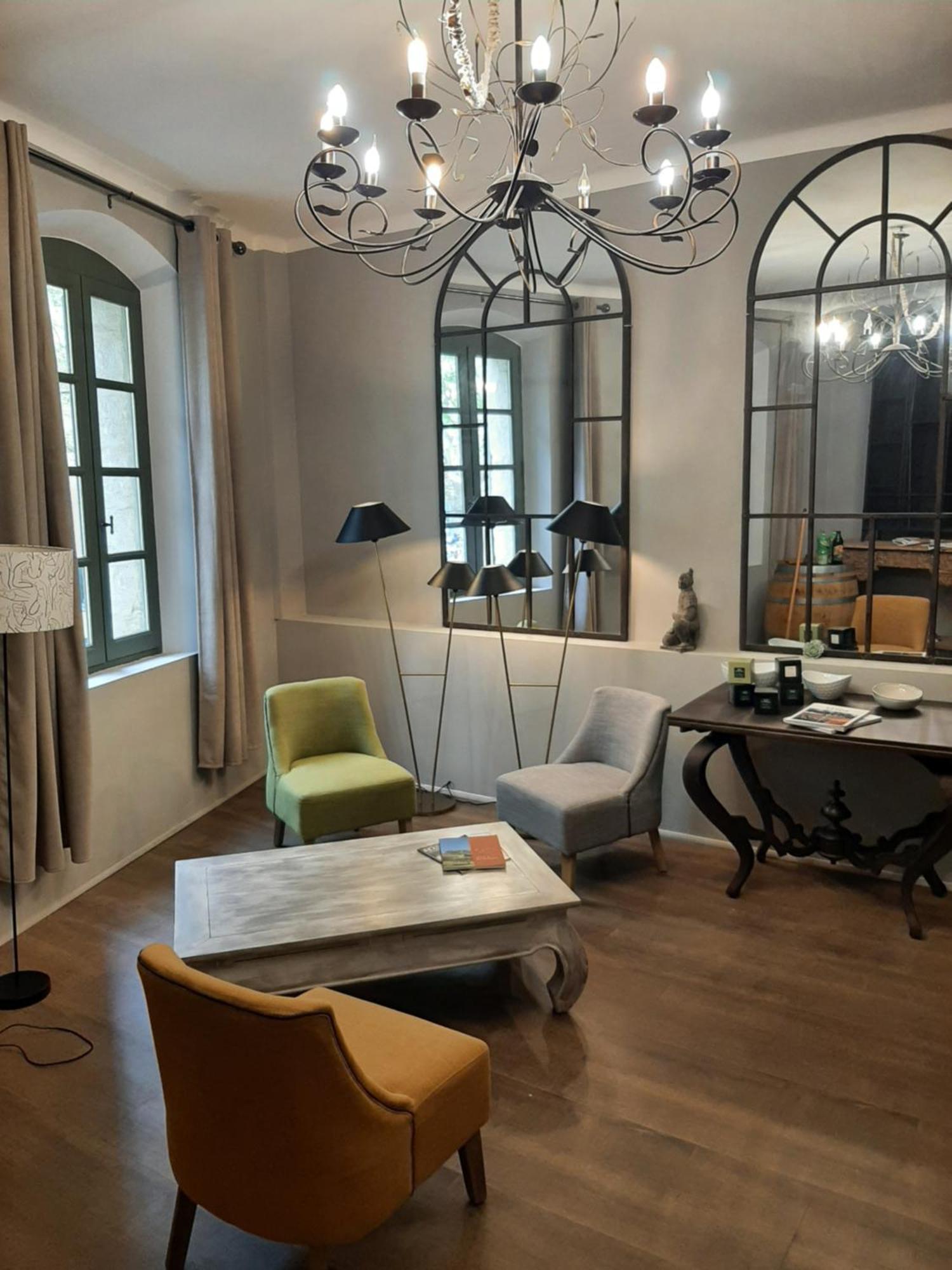 Une Chambre A Uzès Buitenkant foto