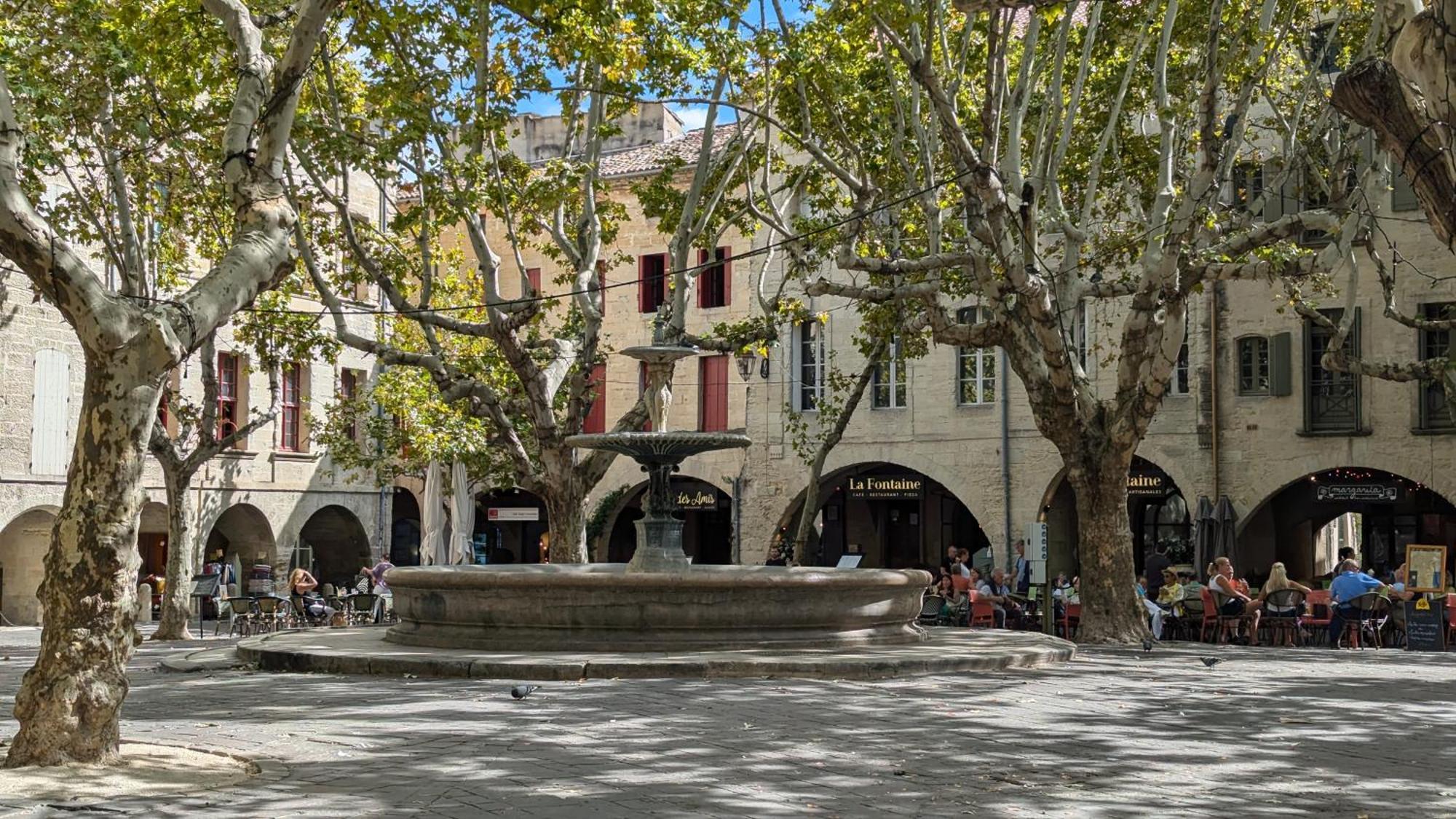 Une Chambre A Uzès Buitenkant foto